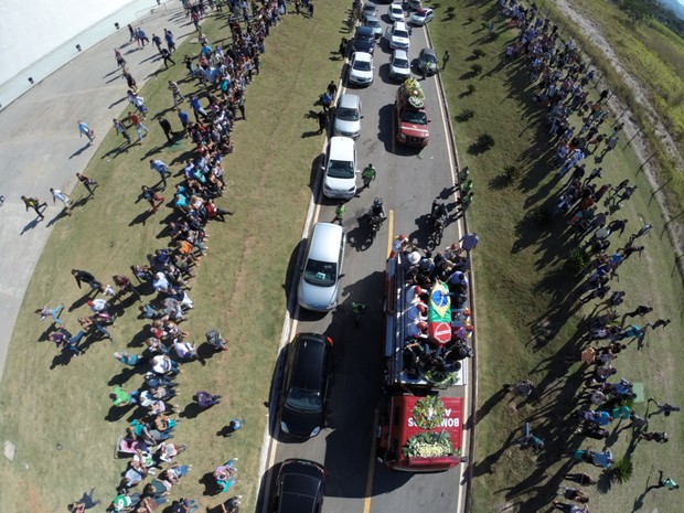 Enterrado em Goiânia corpo de Cristiano Araújo