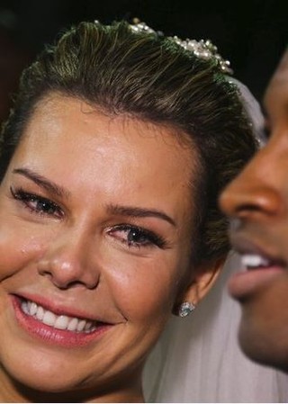 A atriz Fernanda Souza apostou em maquiagem bem natural no dia de seu casamento com o cantor Thiaguinho (Foto: Ag. News)