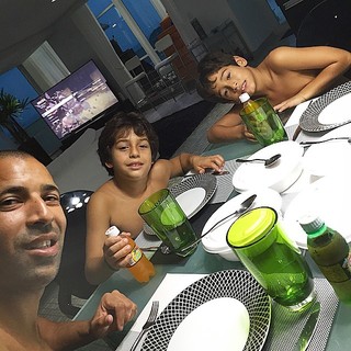 Emerson Sheik com os filhos (Foto: Reprodução/Instagram)