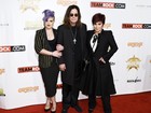 Kelly Osbourne vai com os pais a premiação nos Estados Unidos