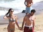 Alessandra Ambrósio curte praia com marido em Mykonos
