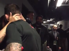Demi Lovato dá beijinho em Guilherme Bomba após luta nos EUA