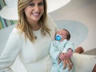 Luisa Mell posa com o filho e informa: 'Babyboy recebeu o nome de Enzo'