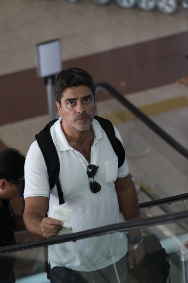 Junno Andrade no aeroporto Santos Dumont (Foto: Wagner Santos / Foto Rio News)