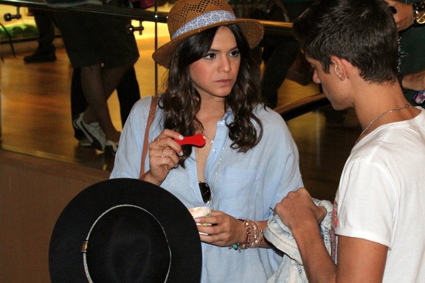 Bruna Marquezine em shopping no Rio (Foto: Johnson Parraguez/FotoRioNews)