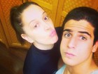 Claudia Raia faz bico para foto com o filho Enzo: 'Indo malhar antes da festa'