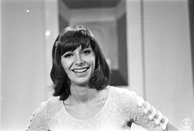 Marília Pêra em Uma Rosa com Amor, de 1972 (Foto: TVGlobo / Divulgação)