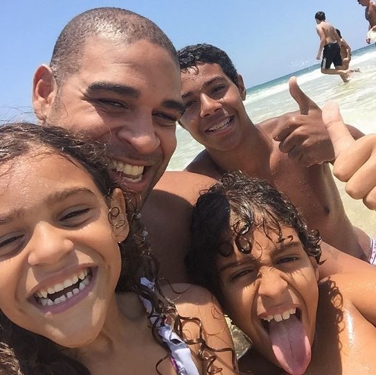  Adriano Imperador com os filhos (Foto: Instagram / Reprodução)