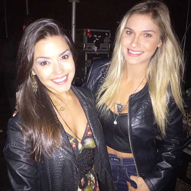 Thais Fersoza e Andressa Suita em show em Taubaté, em São Paulo (Foto: Instagram/ Reprodução)
