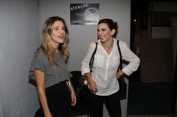 Ingrid Guimarães e Adriana Garambone em teatro no Rio (Foto: Rogério Fidalgo/ Ag. News)