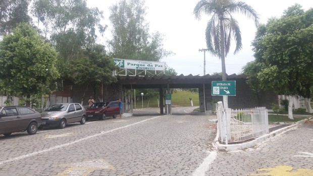 Cemitério Parque da Paz, em São Gonçalo (Foto: EGO)