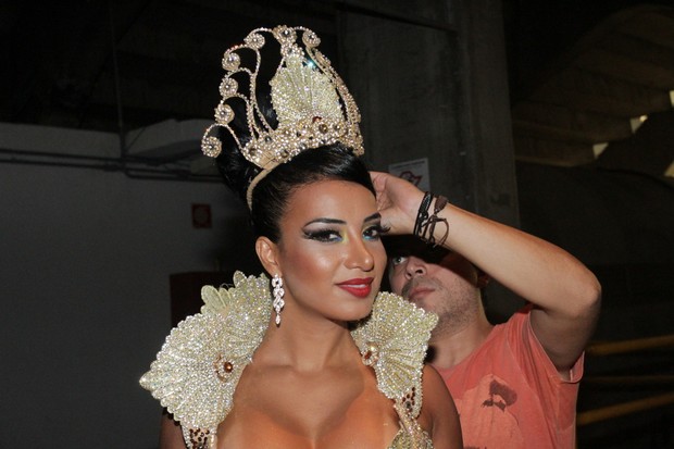 Cinthia Santos, Rainha da Águia de Ouro (Foto: Paduardo / AgNews)