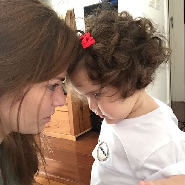 Ana Paula Tabalipa com a filha, Mia (Foto: Reprodução/Instagram)