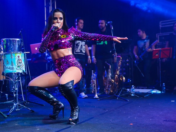 Anitta faz show na Zona Sul do Rio (Foto: Manuela Scarpa/ Brazil News)