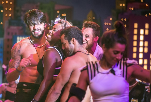 Participantes do BBB 16 se divertem em festa (Foto: Globo/Paulo Belote)
