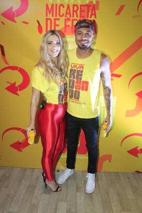 Ex-BBBs Aline e Fernando em micareta em Feira de Santana, na Bahia (Foto: Fred Pontes/ Divulgação)