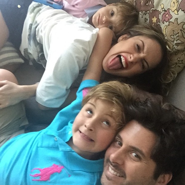Claudia Leitte com os filhos, Rafael e Davi, e o marido, Márcio Pedreira (Foto: Instagram/ Reprodução)