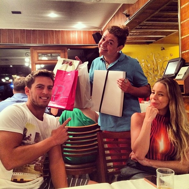 Dani Winits com o namorado Amaury e David Brazil (Foto: Reprodução Instagram)