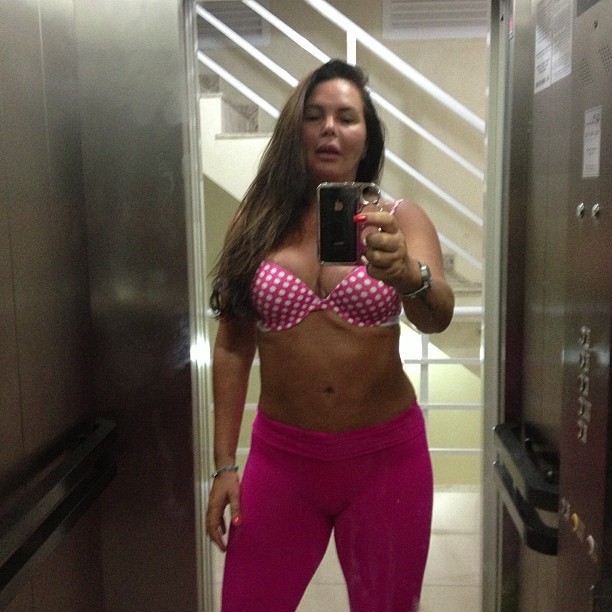 Cristina Mortágua no elevador (Foto: Instagram / Reprodução)
