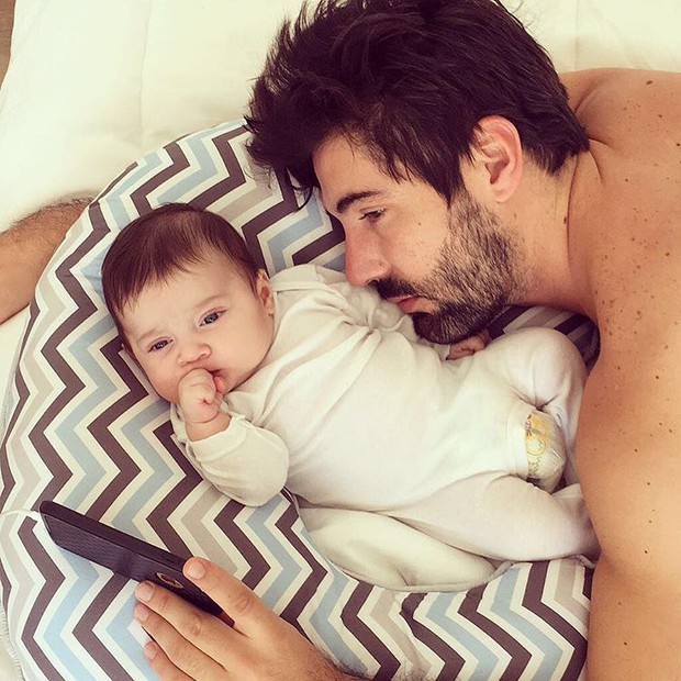 Sandro Pedroso com o filho (Foto: Instagram / Reprodução)