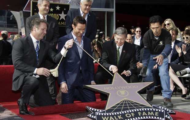 Hugh Jackman ganha estrela na Calçada da Fama de Hollywood, em Los Angeles, nos Estados Unidos (Foto: Jonathan Alcorn/ Reuters/ Agência)