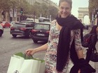 Grávida, Ana Hickmann faz compras para o filho em Paris