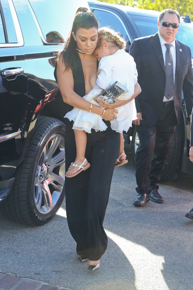 Kourtney Kardashian e a filha Penelope (Foto: X17)