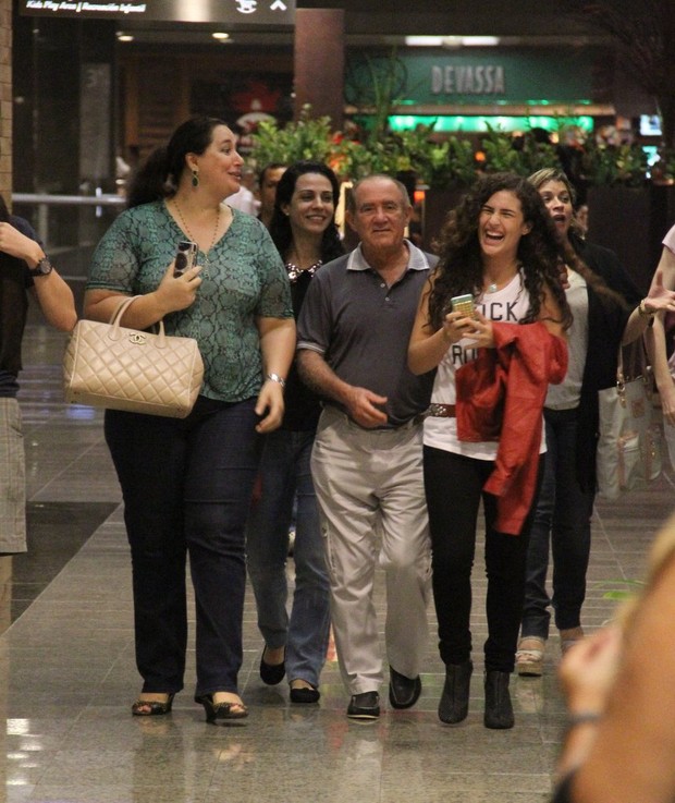 Renato Aragão e família (Foto: Marcus Pavão/ AgNews)