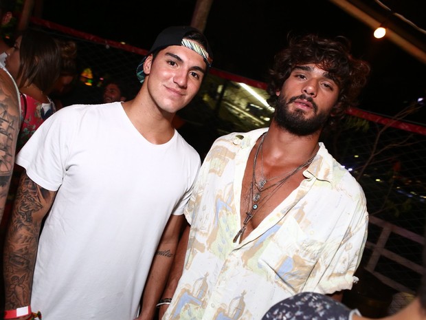 Gabriel Medina e Marlon Teixeira em festa na Zona Sul do Rio (Foto: Raphael Mesquita/ Divulgação)