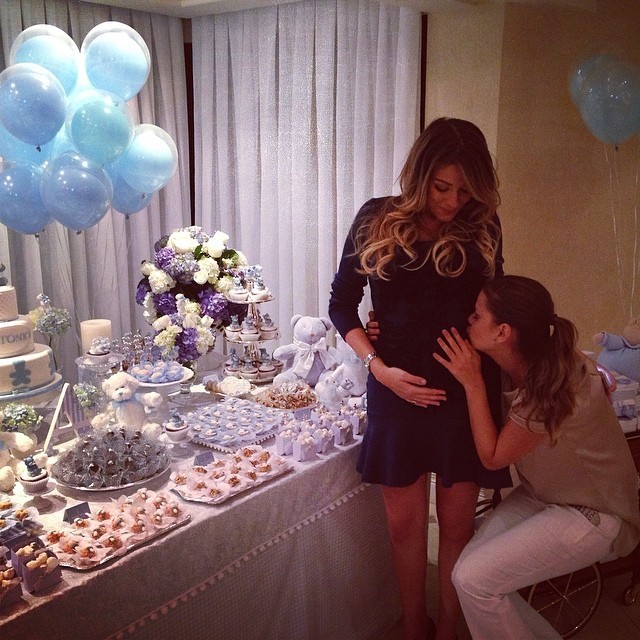Milena Toscano e Luma Costa no chá de bebê de Antonio, filho de Luma (Foto: Reprodução/Instagram)