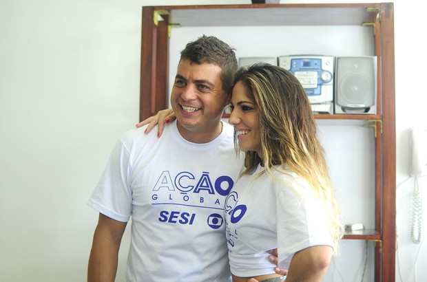 Os ex-BBBs Dhomini e Anamara participam do Acão Global (Foto: Willian Oda / Foto Rio News)