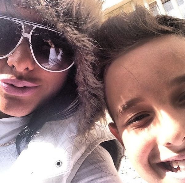 Kamyla Simioni com o filho (Foto: Instagram/ Reprodução)