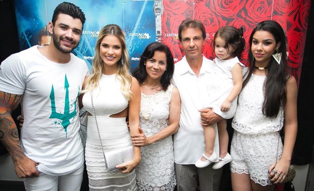 Gusttavo Lima, Andressa Suita e família  (Foto: Reprodução/Instagram)