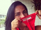 Solange Gomes mostra presentinho especial do namorado: uma calcinha