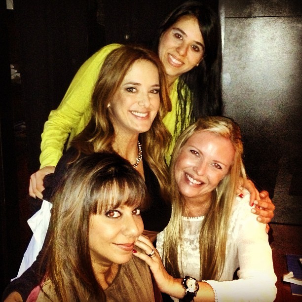 Ticiane Pinheiro com as amigas (Foto: Reprodução/Instagram)
