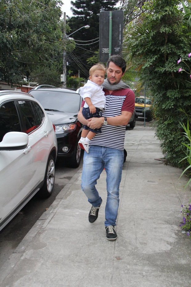 Marcelo Serrado com o filho (Foto:  Rodrigo dos Anjos / AgNews)