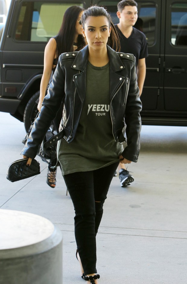X17 - Kim Kardashian faz compras em Los Angeles, nos Estados Unidos (Foto: X17online/ Agência)