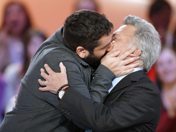 Dustin Hoffman e Mouloud Achour  (Foto: AFP/ Agência)