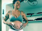 Grávida, Rebeca Gusmão mantém a forma com natação: 'Faço até o parto'