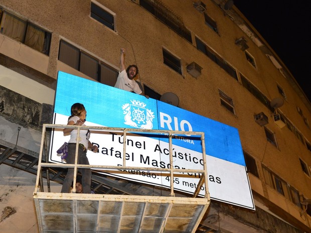 Cissa Guimarães e João Velho em reinauguração do túnel Acústico Rafael Mascarenhas na Zona Sul do Rio (Foto: André Muzell/ Ag. News)