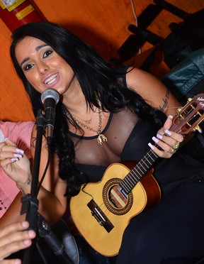 Kamyla Simioni vai a show em São Paulo (Foto: Caio Duran/ Ag. News)