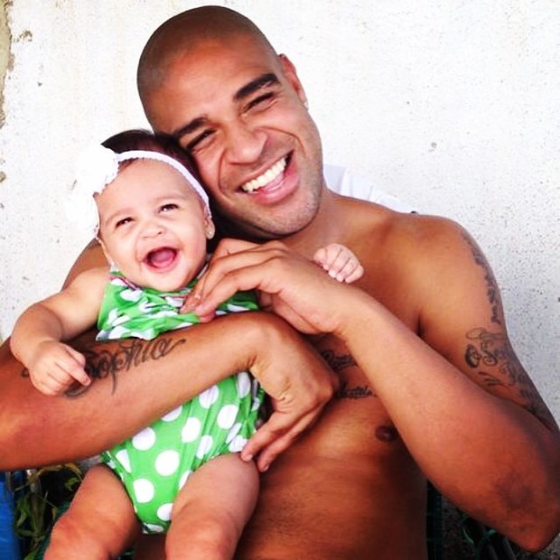 Adriano e a filha Lara (Foto: Reprodução / Instagram)