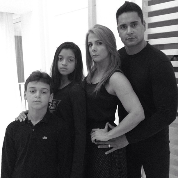 Carla Perez e família de luto pelo Brasil (Foto: Instagram / Reprodução)