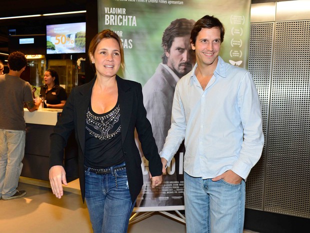 Adriana Esteves e Vladimir Brichta em pré-estreia de filme no Rio (Foto: André Muzell/ Ag. News)