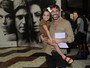 Marcelo Faria, com a filha, prestigia a estreia de peça de Camila Lucciola