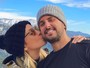 Claudia Leitte curte férias na neve com o marido