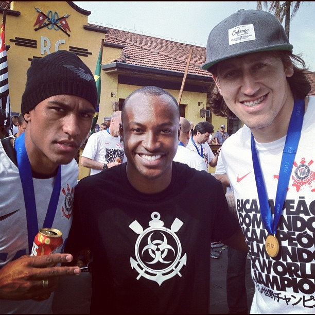Thiaguinho no trio com Paulinho e Cássio (Foto: Instagram)