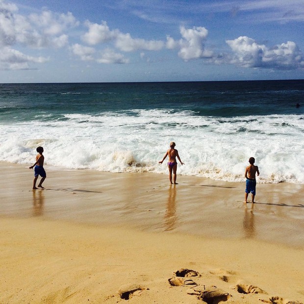 Britney Spears curte praia com os filhos (Foto: Instagram / Reprodução)