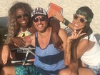 Adélia, Juliana e Daniel, do 'BBB 16', curtem dia de praia juntos: 'De boas'
