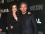 Anne Hathaway leva o marido a première de filme nos EUA